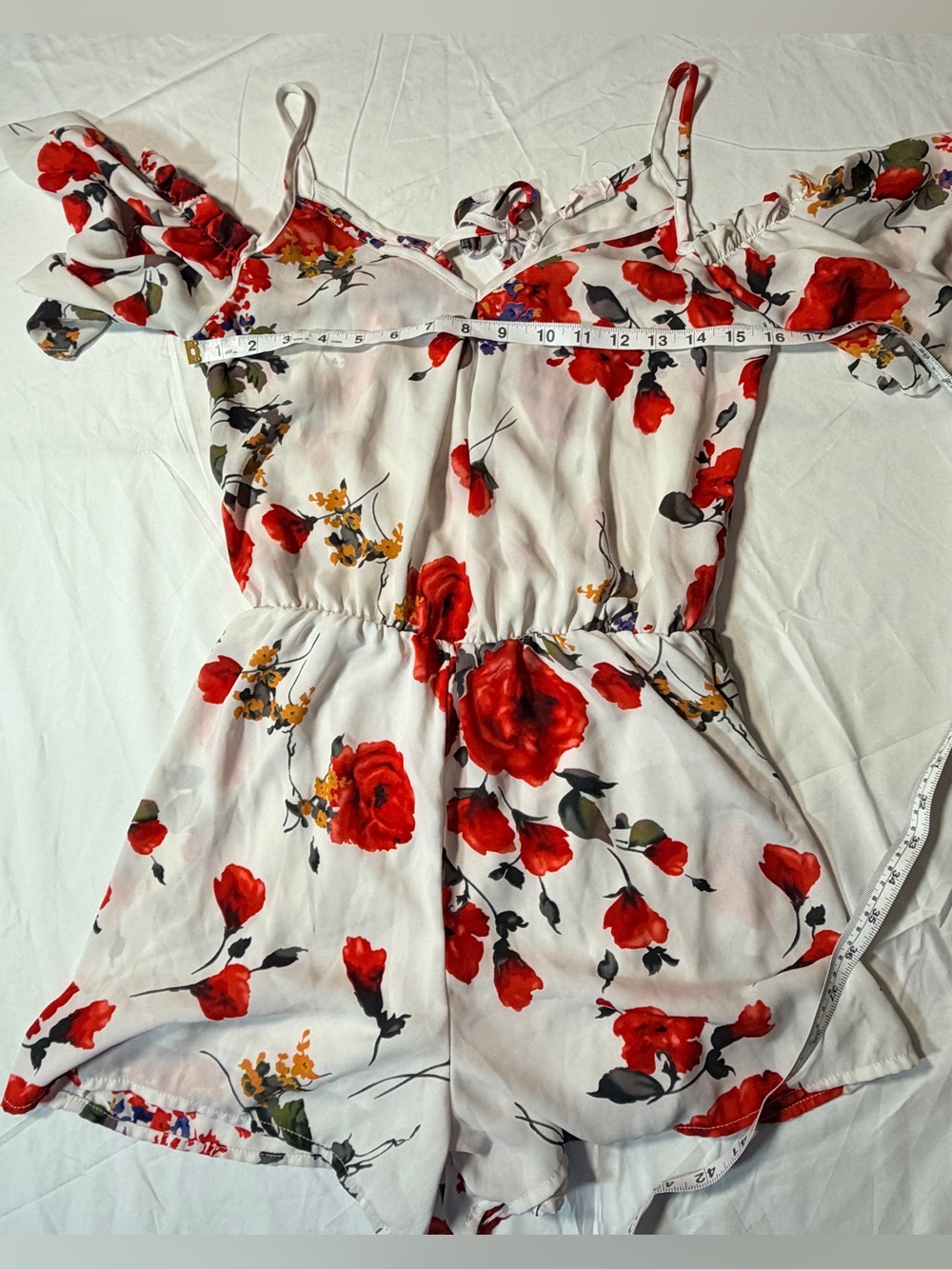Sienna Sky White and Red Floral Off-Shoulder Flutter Sleeve Romper - Size M - Picture 4 of 7